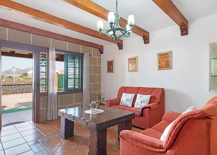 La Casona Tías